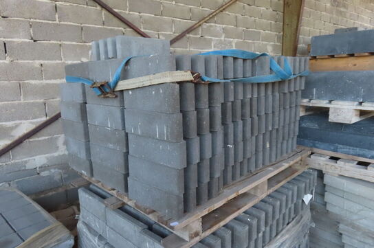 2 paller betonhegnspæle