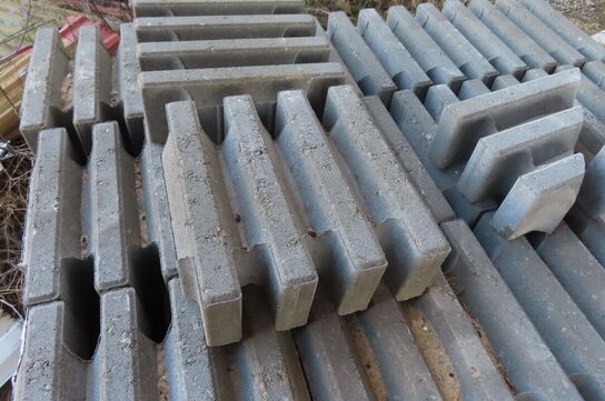 Palle med betonhegnspæle