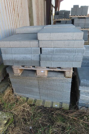 2 paller med betonfliser