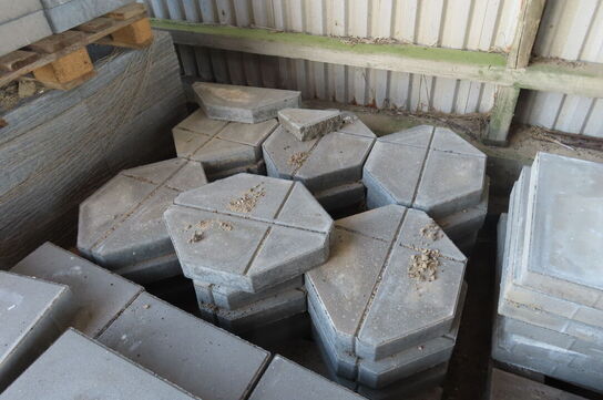 2 paller med betonfliser