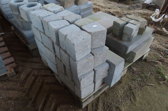 Palle med diverse sten og fliser