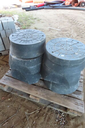 Palle med kloakdæksler