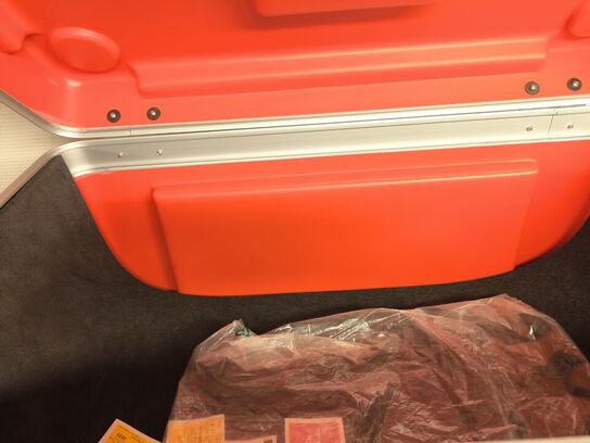 Indhold fra 3 reoler FALDSIKRING MM.