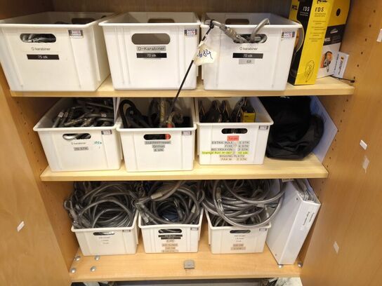 Skab med udstyr til faldsikring