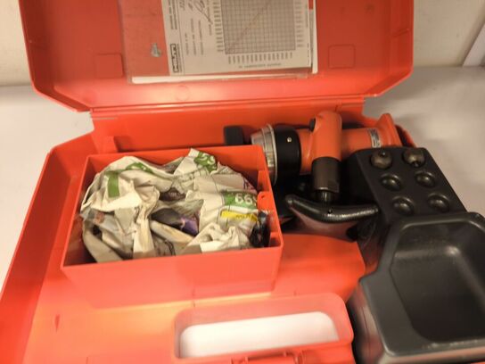 Indhold fra 3 reoler FALDSIKRING MM.