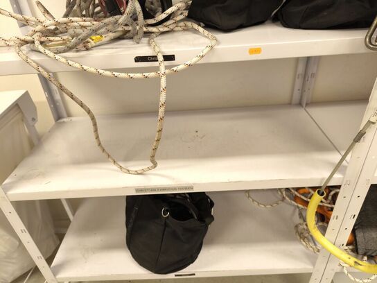 Indhold fra 3 reoler FALDSIKRING MM.