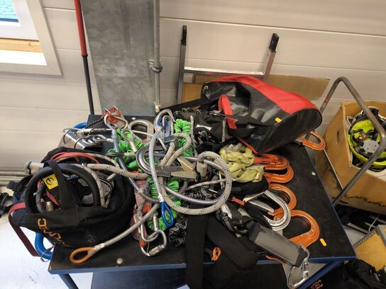 Blandet udstyr til faldsikring SKYLOTEC 