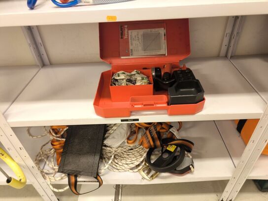 Indhold fra 3 reoler FALDSIKRING MM.