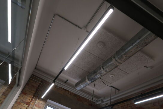 2 stk. skinner med 4 stk. LED-skinner