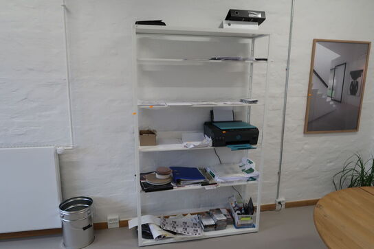 Reol med div. Kontorartikler (printer medfølger ikke)