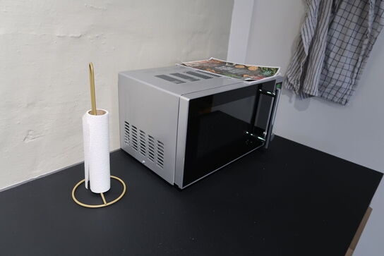 Mikrobølgeovn, div. Køkkeservice m.m.