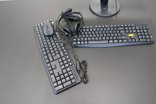 Computerskærm LENOVO D24-45 med 2 stk. tastaturer, headset, mus