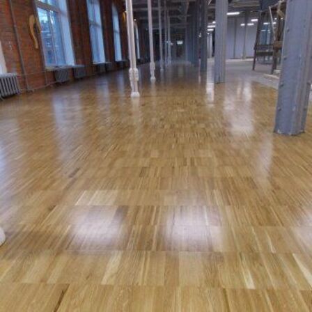 1 palle med 149,76 m2 massivt eg højkantsparket.