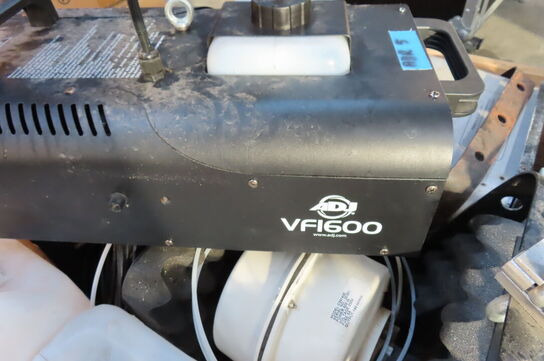 Palle med diverse røgmaskiner