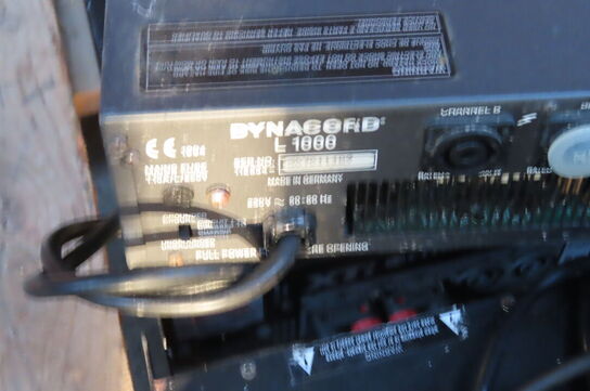 Palle med diverse ledninger og 3 stk forstærkere