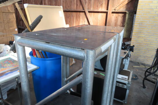 2 stk højtaler på rullevogne