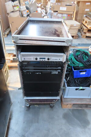 Flightcase med lydudstyr