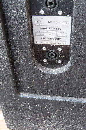 4 stk højtaler samt diverse beslag