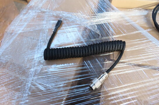 Ca 110 kasser med ledning til keyboard NOX GAMING