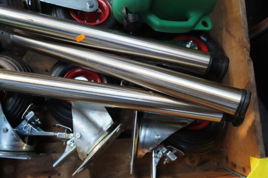 Palle med diverse hjul, benzindunk mv.