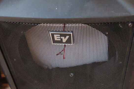 4 stk højtaler og 4 stk kædetajler