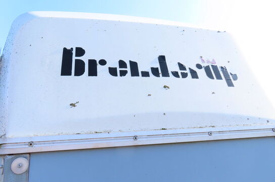 Hestetrailer BRENDERUP 33 med indhold