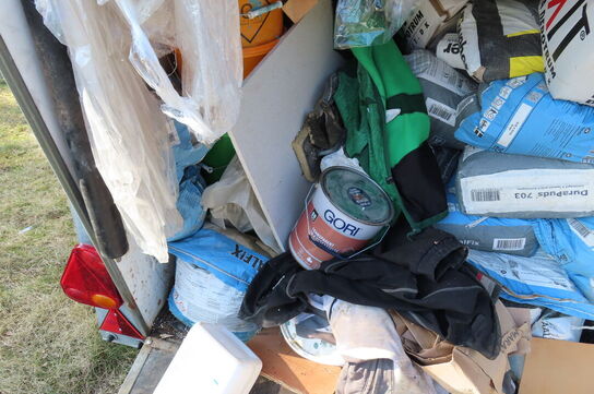 Hestetrailer BRENDERUP 33 med indhold