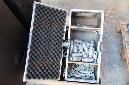 4 stk højtaler samt diverse beslag