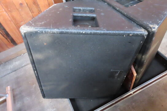 2 stk højtaler inkl flightcase