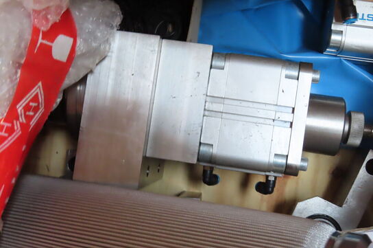 Palle med elmotor samt diverse reservedele