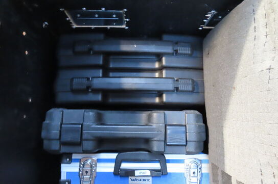 Flightcase med 10 kasser