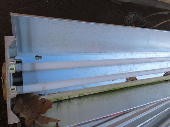 Palle lamper med lysstofsrør