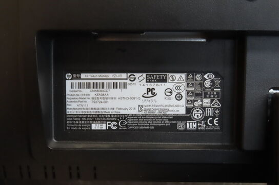 Palle med diverse røgmaskiner, højtaler, skærme mv.