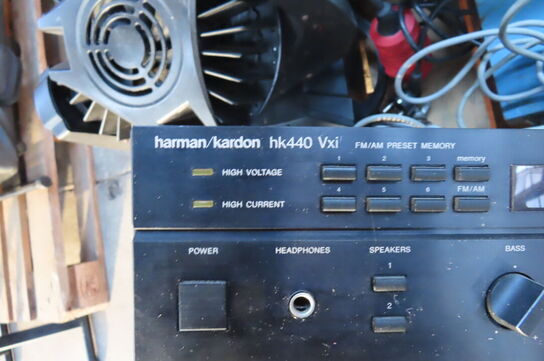 Palle med diverse lamper, B&O tonegenerator mv.