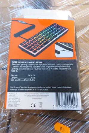 Ca 110 kasser med ledning til keyboard NOX GAMING