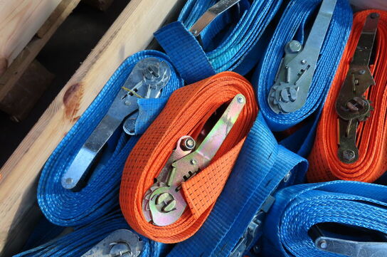 Palle med diverse stropper