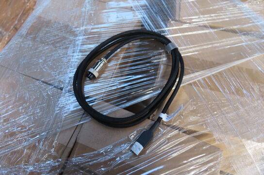 Ca 110 kasser med ledning til keyboard NOX GAMING