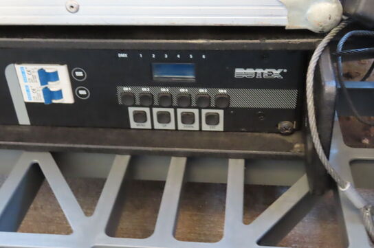 Palle med diverse lys, røgmaskine, stativ mv.