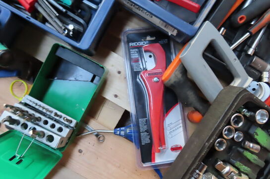 Palle med diverse håndværktøj