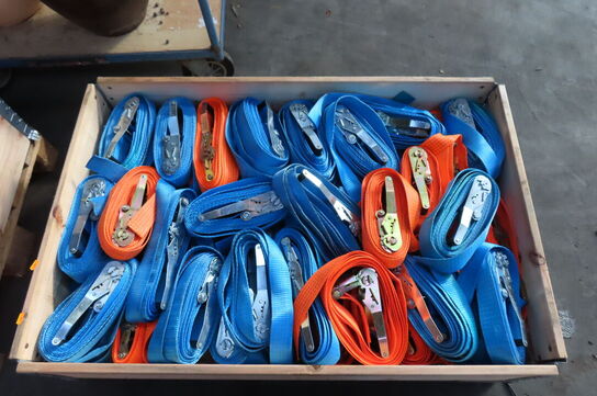 Palle med diverse stropper