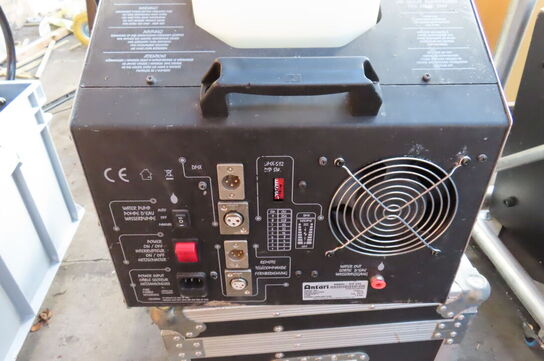Røgmaskine samt flightcase ANTARI ICE-101