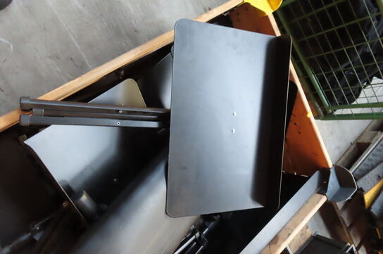 Palle med nodestativer og keyboardbænke