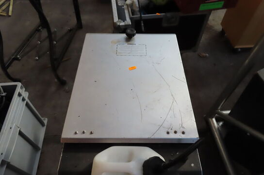 Røgmaskine samt flightcase ANTARI ICE-101