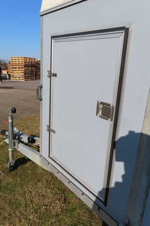 Hestetrailer BRENDERUP 33 med indhold