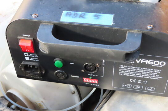 Palle med diverse røgmaskiner