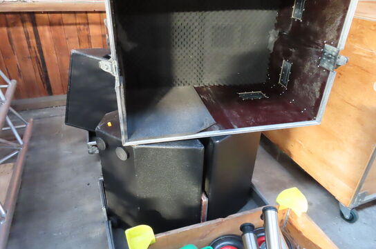 2 stk højtaler inkl flightcase