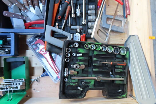 Palle med diverse håndværktøj