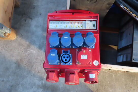 Palle med diverse lamper, B&O tonegenerator mv.