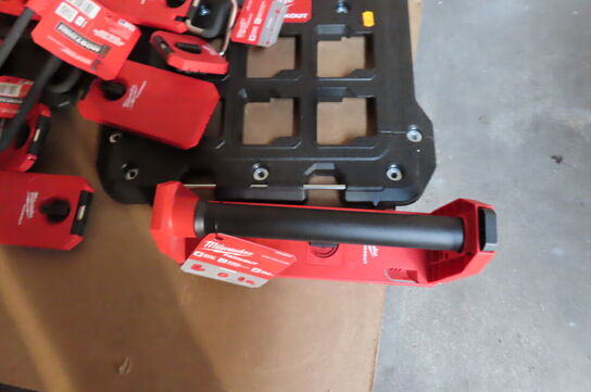 Palle med diverse værktøjsopbevaring MILWAUKEE