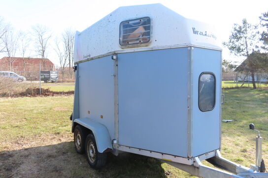 Hestetrailer BRENDERUP 33 med indhold